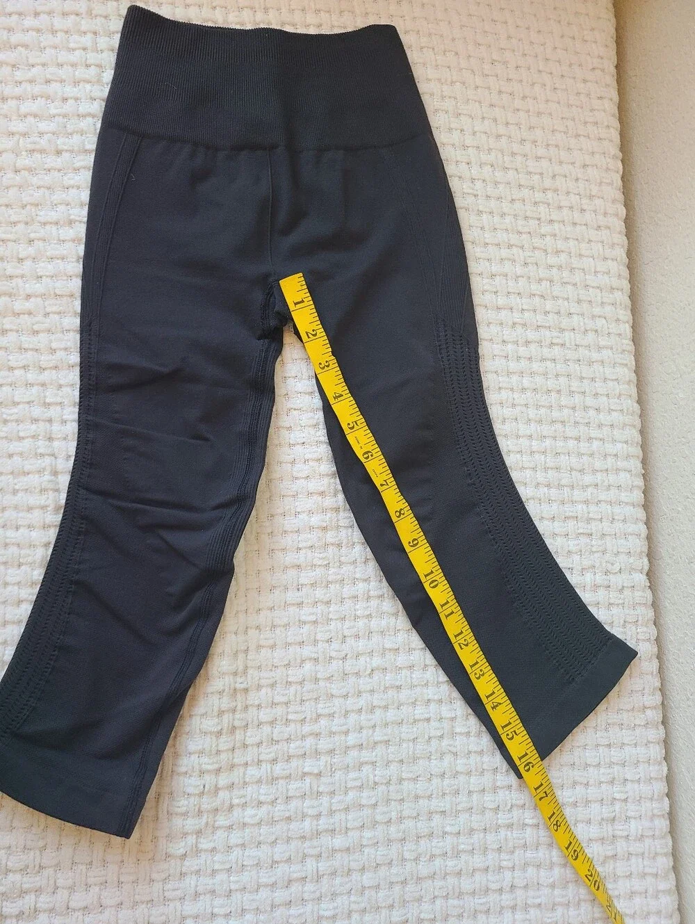 Lululemon Black Leggings Crop Size 4